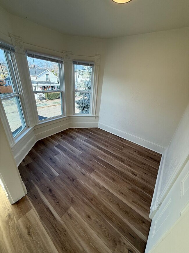 Foto del edificio - 654 Central St