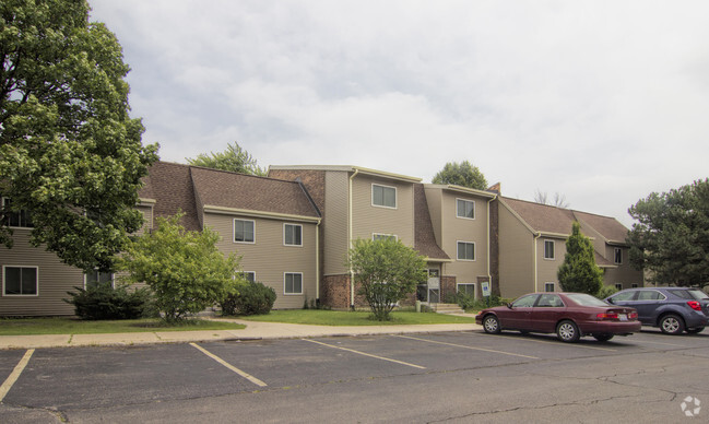 Edificio - University Village Apartments