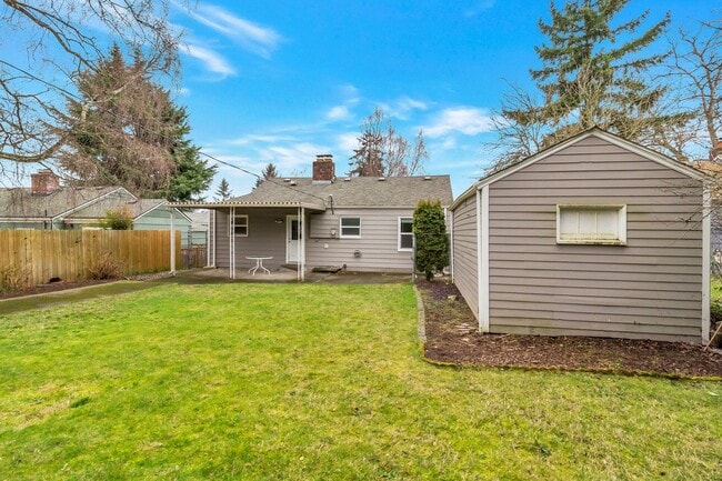 Building Photo - Great 2bd 1ba Cottage in Wedgwood