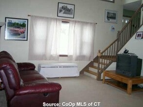 Building Photo - 5 Sunnyside Ave