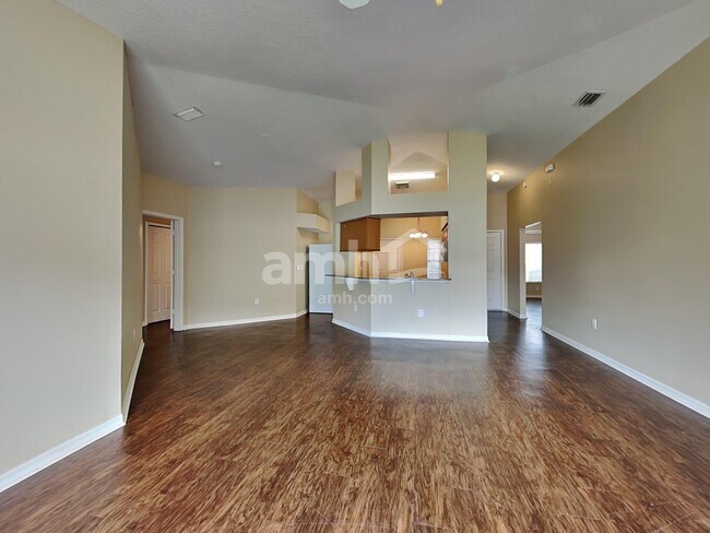 Foto del edificio - 30846 Midtown Ct