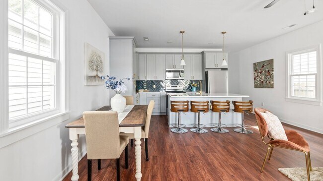 Foto del edificio - Fully Renovated 3BR House in Richmond