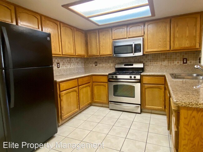 Building Photo - 2 br, 2.5 bath House - 205 E Upjohn Ave