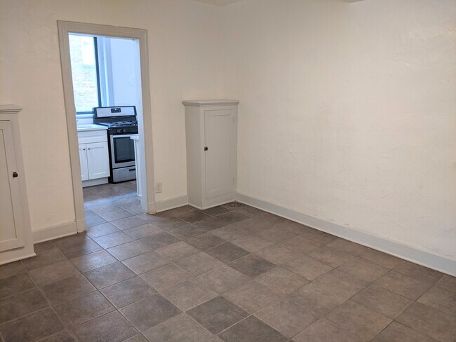 Building Photo - 5624 Hempstead Rd