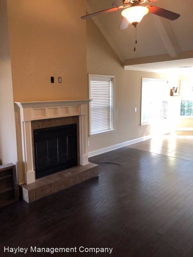 Building Photo - 3 br, 2 bath House - 2438 Churchill Circle