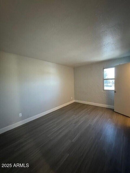 Foto del edificio - 2250 W Glendale Ave