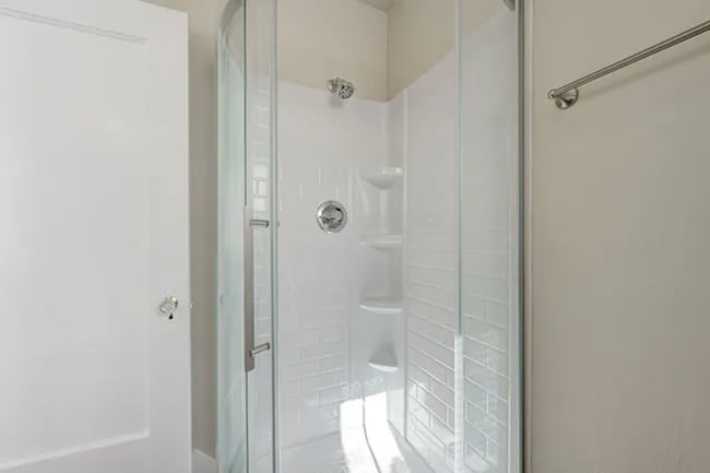 Building Photo - Renovated 4-plex in Paseo with modern 1-be...