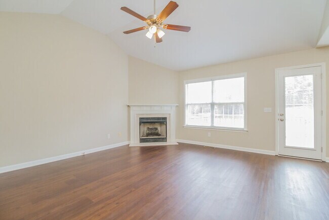 Building Photo - 2619 Danbury Cir