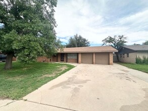 Building Photo - 3223 Cimmaron Ave