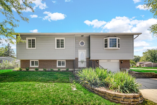 Building Photo - 1023 Westchester Dr