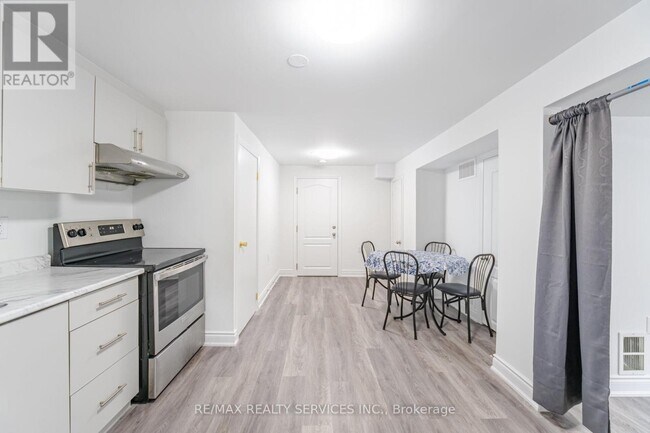 Building Photo - 26 Vodden St W