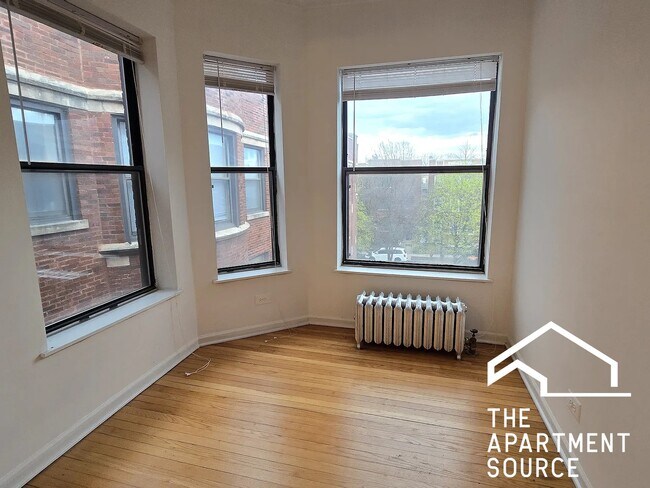 Foto del edificio - 7726 N Marshfield Ave