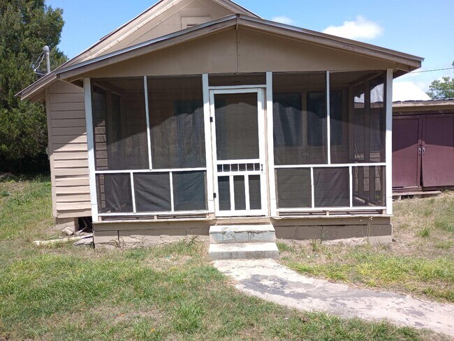 Building Photo - 1869 West Cordova Rd