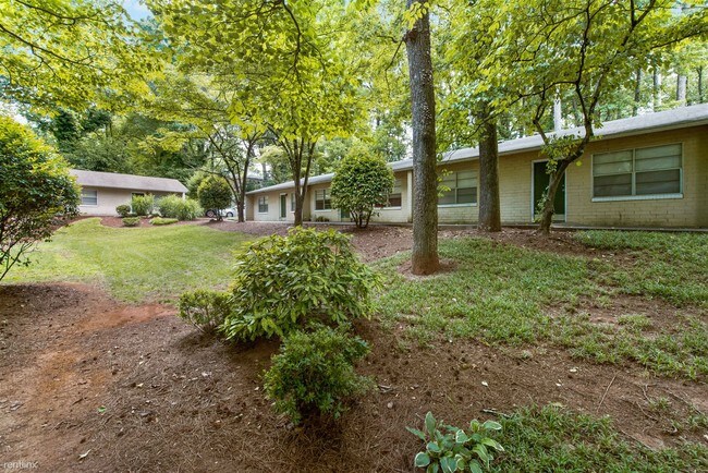 Foto del edificio - 116 Springdale St