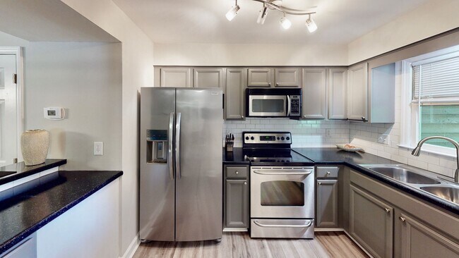 Foto del edificio - 3437 Colony Crossing Dr