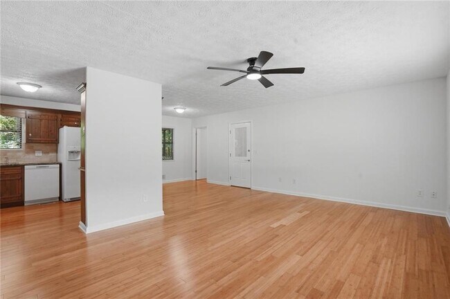 Foto del edificio - 4100 Dustin Dr NW