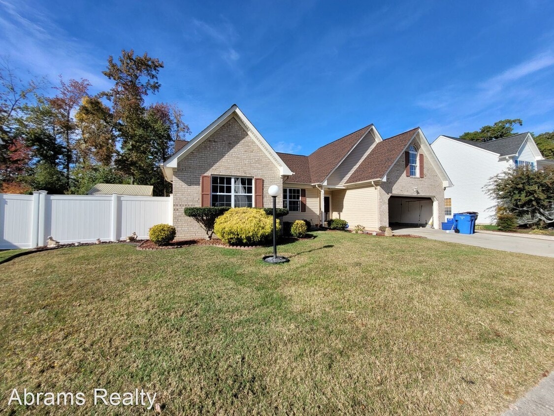 5 br, 2.5 bath House 2927 Crossings Drive House for Rent in