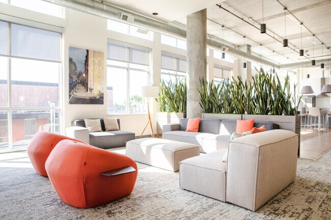 Foto del edificio - 1840 N Farwell Ave