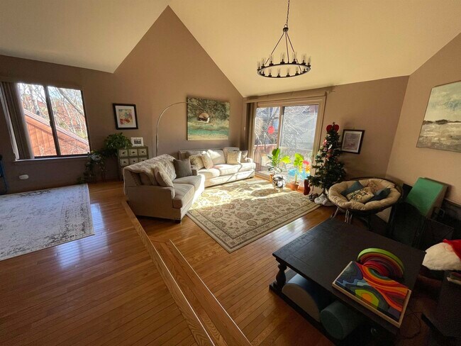 Foto del edificio - 534 Teal Plaza