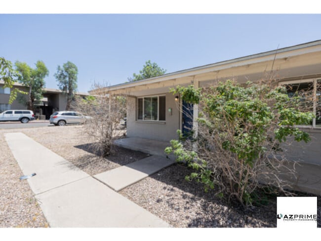 Building Photo - Discover this Beautifully updated 2/1 Apar...