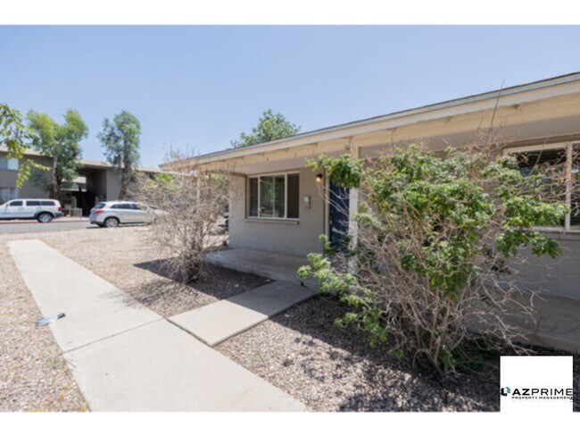 Foto del edificio - Discover this Beautifully updated 2/1 Apar...