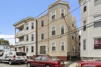 Building Photo - 237 Walnut St