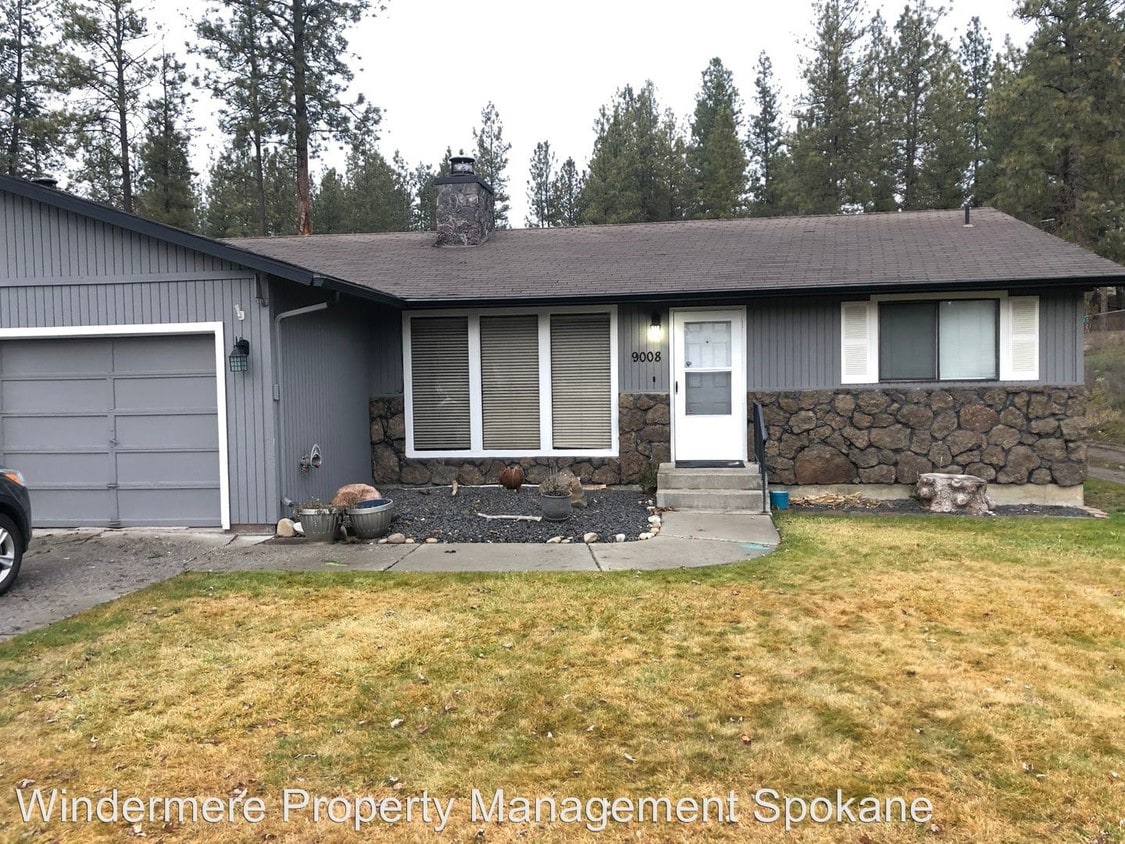 9010 N Seven Mile Rd, Nine Mile Falls, WA 99026 Room for Rent in Nine