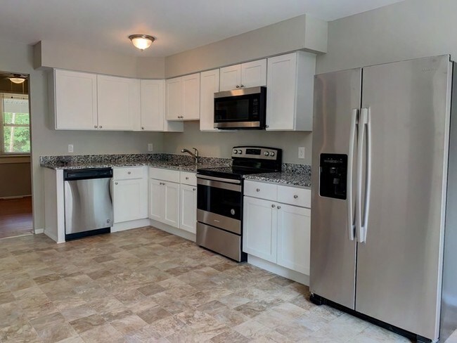 Building Photo - Renovated 3-Bedroom Ranch