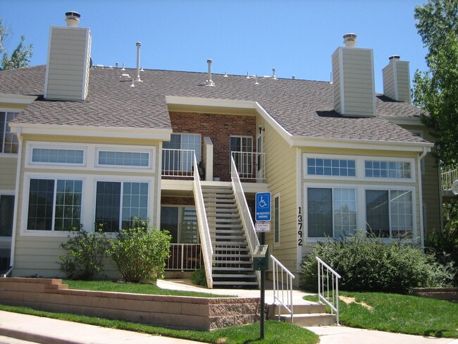 Building Photo - 13792 E Lehigh Ave