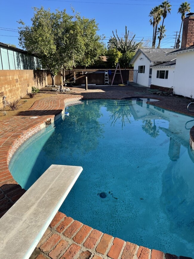 Pool - 11305 Sheldon St