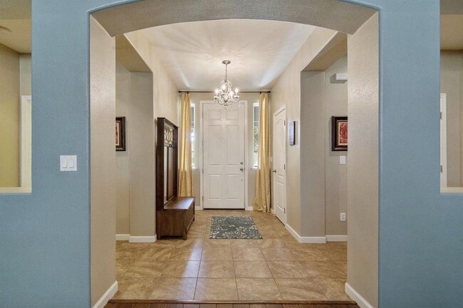 Foto del edificio - 2313 N Silvervale St