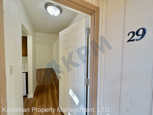 Building Photo - 2 br, 1 bath House - 328 Northbank Ct. #29