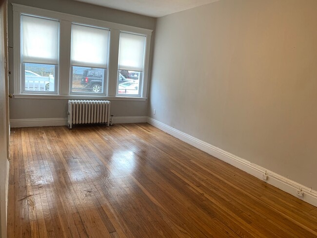 Building Photo - 29 Lourdes Ave