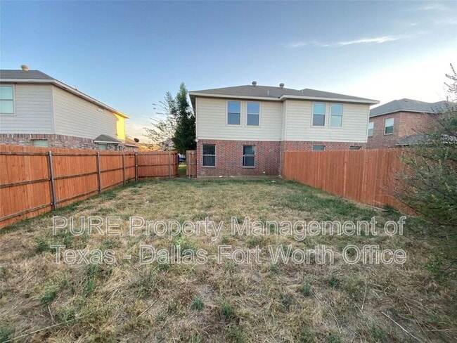 Building Photo - 525 Mast Ct