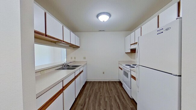 Foto del edificio - Condo Style Lower 1 Bedroom 1 Bathroom Apartment