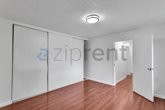 Foto del edificio - Unit B