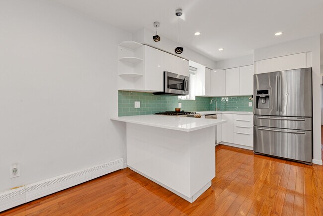 Building Photo - 2628 E 26th St