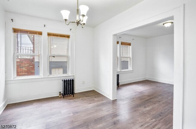 Building Photo - 625 Jackson Ave