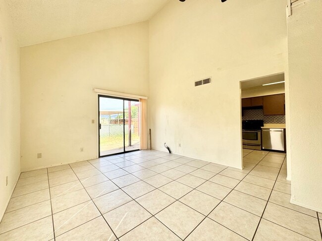 Building Photo - 3BR/2BA 1,140 sq.ft. rental in Sierra Vist...