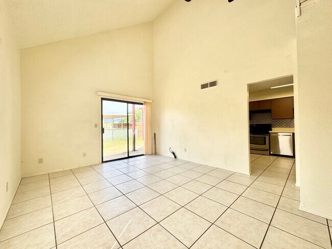 Foto del edificio - 3BR/2BA 1,140 sq.ft. rental in Sierra Vist...