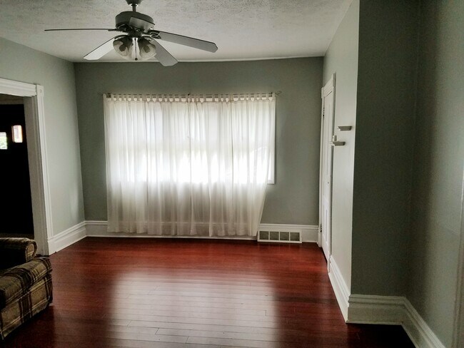 Sala de estar - 49 Sterling St