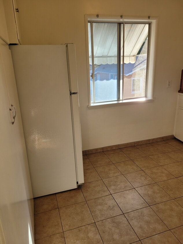 Primary Photo - 1014 S Bruce Ln