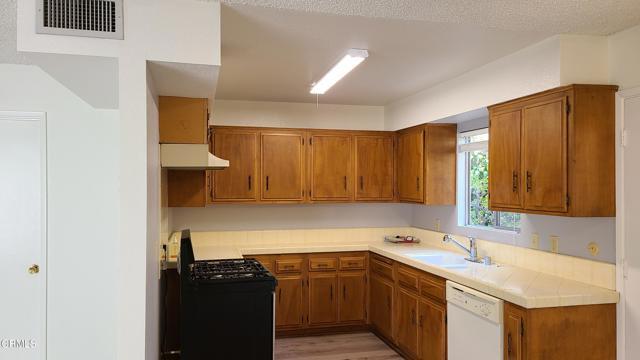 Foto del edificio - 2713 Hermosa Ave