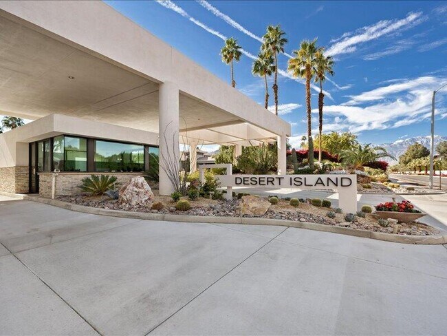Building Photo - 899 Island Dr