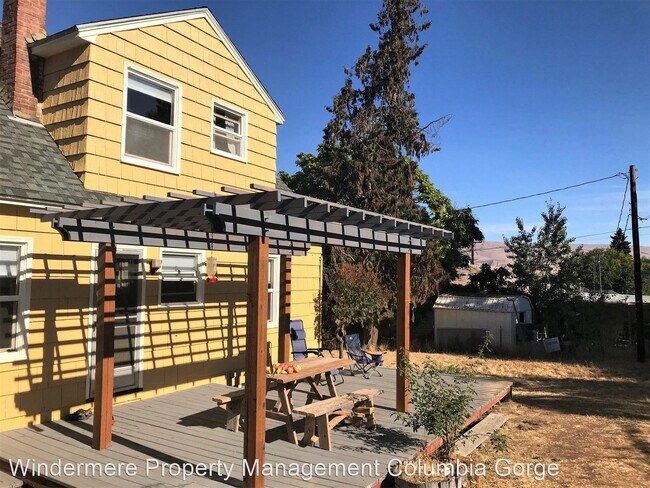 Foto del edificio - 3 br, 1.5 bath House - 1908 Mt Hood St