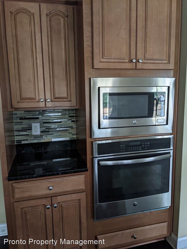Building Photo - 4 br, 2.5 bath House - 92 Aster Place