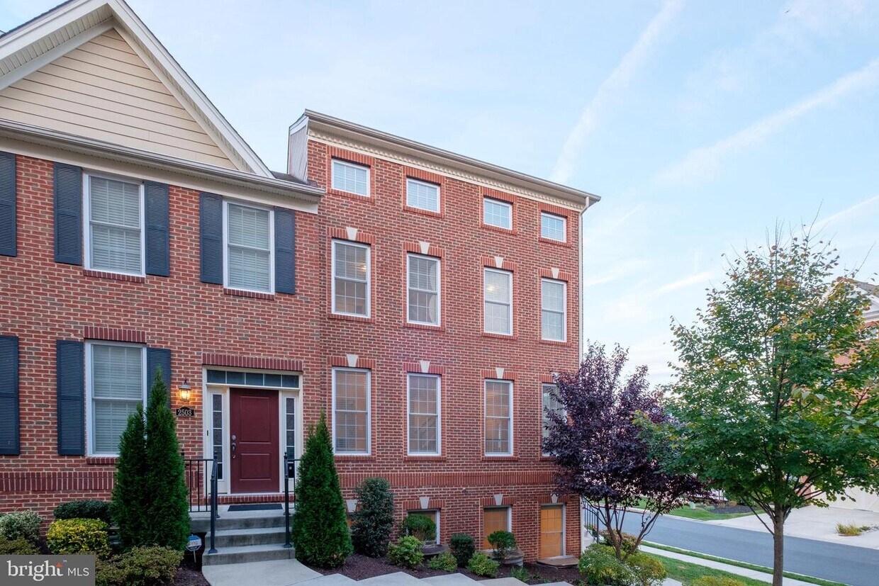 Foto principal - 2501 Cherry Tree Rd