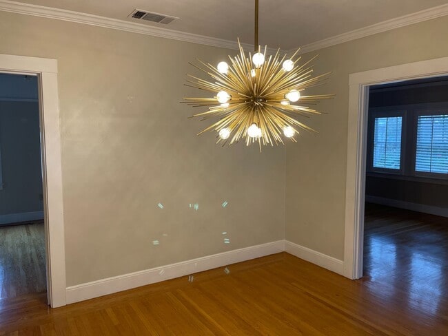 Building Photo - Rare East Sacramento home available!