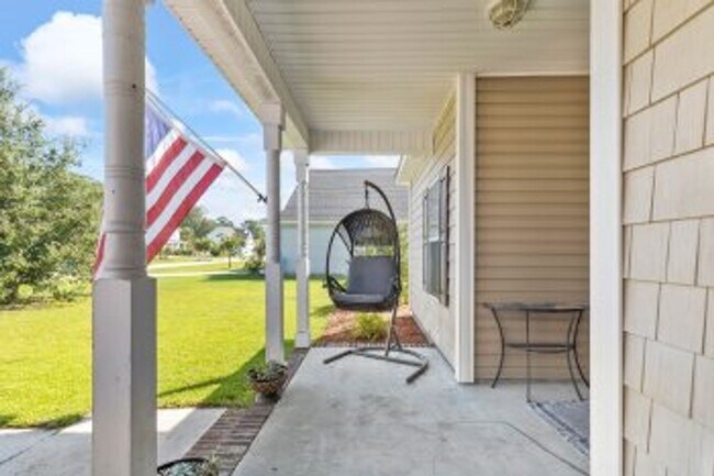 Building Photo - Holly Grove at Rock Creek