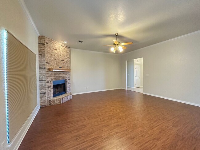 Foto del edificio - 4-Bedroom House for Rent in Killeen